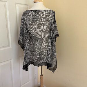 NWT Metropolitan Museum of Art  Sheer Poncho Japanese Chrysanthemums